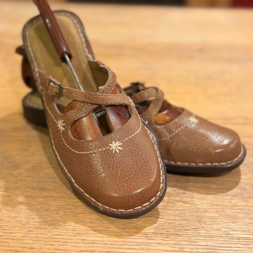 Naturalizer - Sundial Slides - Women